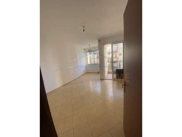 Tirane, shitet apartament 1+1 Kati 3, 85 m² 85.000 Euro (misto mamo)