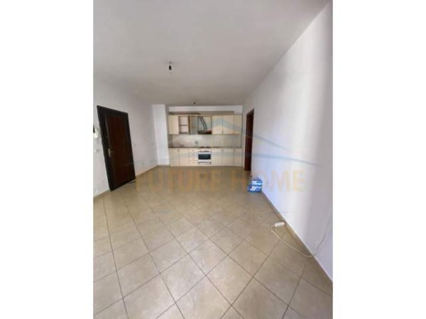 Tirane, shitet apartament 1+1 Kati 3, 85 m² 85.000 Euro (misto mamo)