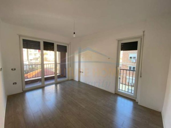 Tirane, jepet me qera 1+1+A+BLK Kati 2, 70 m² 550 Euro (Rr. Tefta Tashko)