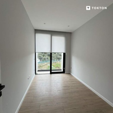 Tirane, jepet me qera Vile 3 Katshe Kati 1, 800 m² 3.000 Euro (LIQENI I THATE, TIRANE)