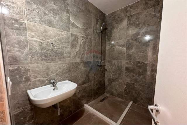 Tirane, jepet me qera apartament 2+1 Kati 5, 70 m² 45.000 Leke