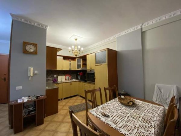 Tirane, jepet me qera apartament 2+1+BLK Kati 3, 80 m² 500 Euro (Don Bosko)
