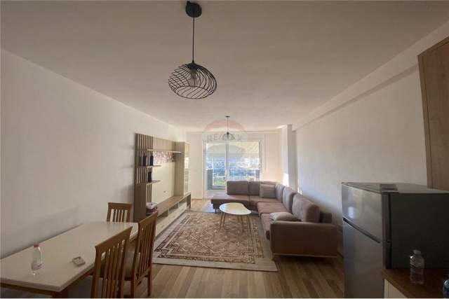 Tirane, jepet me qera apartament 1+1+A 88 m² 450 Euro