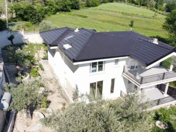 Tirane, shitet 440 m² 595.000 Euro