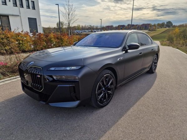 Gjermani, shitet BMW I7 60e, Panorama, Viti 12/2023, vetem 50 Km, 122.000 Euro