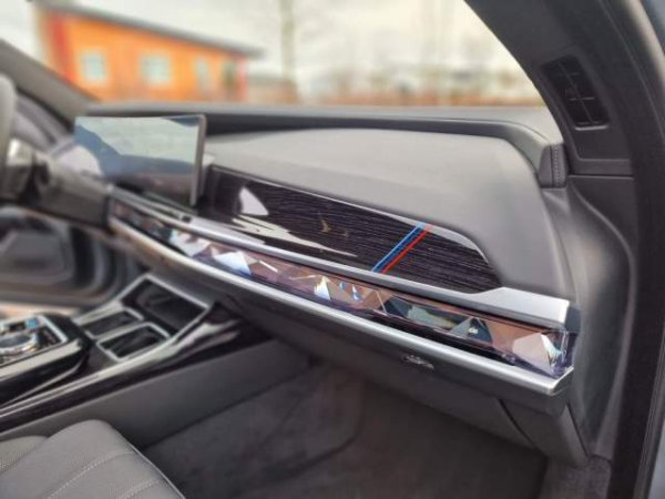 Gjermani, shitet BMW I7 60e, Panorama, Viti 12/2023, vetem 50 Km, 122.000 Euro