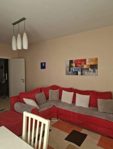 Tirane, jepet me qera apartament Kati 4, 70 m² 400 Euro (Komuna e Parisit)