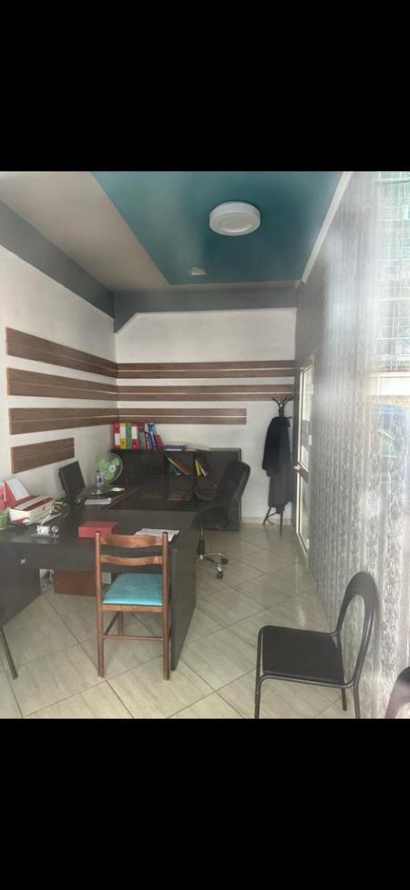 Tirane, jepet me qera 20 m² 30.000 Leke (Laprake)