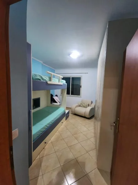 Tirane, jepet me qera 1+1+A+BLK 100 m² 50.000 Leke