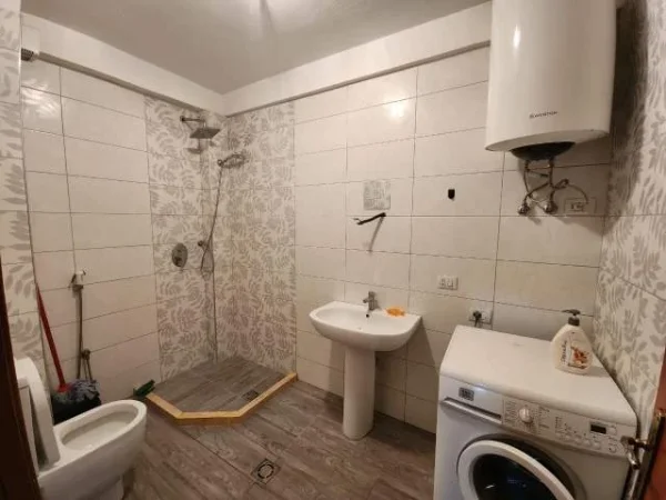 Tirane, jepet me qera 1+1+A+BLK 100 m² 50.000 Leke