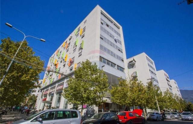 Tirane, shitet apartament Kati 6, 69 m² 94.000