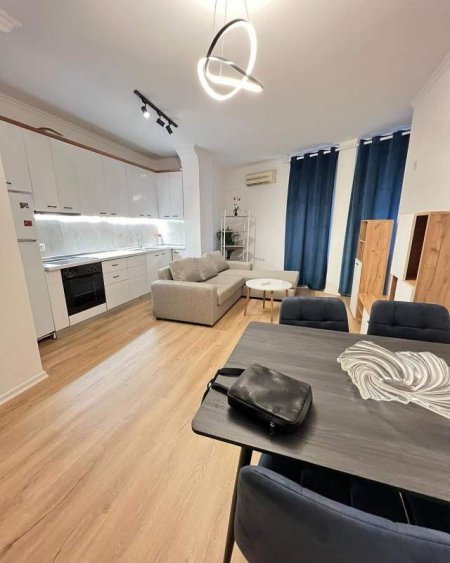Tirane, shitet apartament Kati 7, 78 m² 83.000 Euro