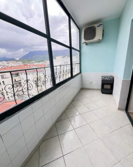 Tirane, shitet apartament Kati 7, 78 m² 83.000 Euro