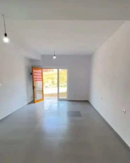 Tirane, shitet garsonier Kati 1, 53.000 Euro