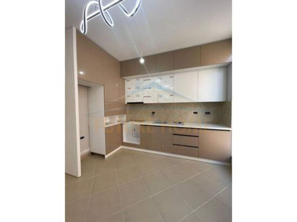 Tirane, jepet me qera apartament 2+1 Kati 3, 100 m² 500 Euro (rruga jordan misja)