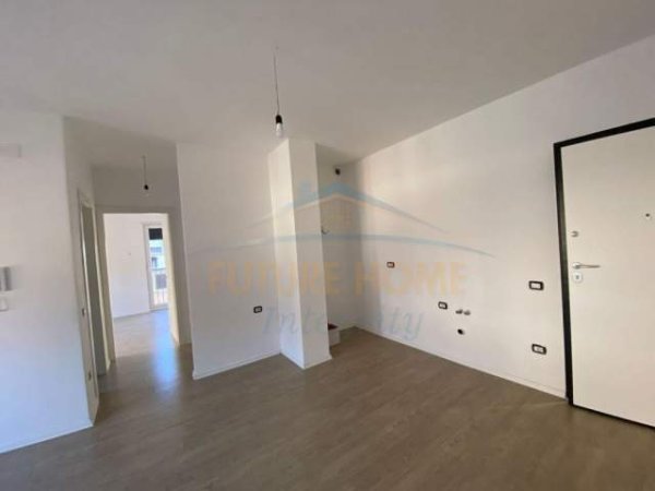 Tirane, jepet me qera 1+1+A+BLK Kati 2, 70 m² 550 Euro (Rr. Tefta Tashko)