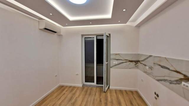 Tirane, jepet me qera ambjent biznesi Kati 3, 105 m² 1.350 Euro (Rruga Mine Peza)