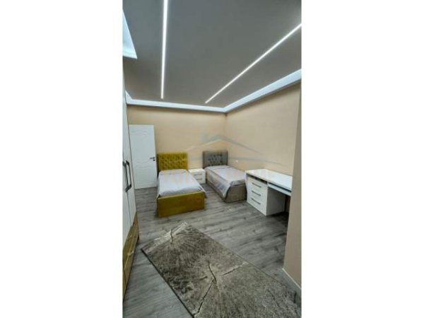Tirane, jepet me qera apartament 3+1 Kati 1, 134 m² 800 Euro (Don Bosko)
