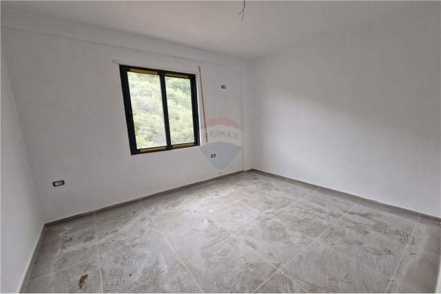 Vlore, shes apartament 1+1+BLK Kati 4, 67 m² 1.600 Euro/m2 (Rr Dhimiter Konomi)