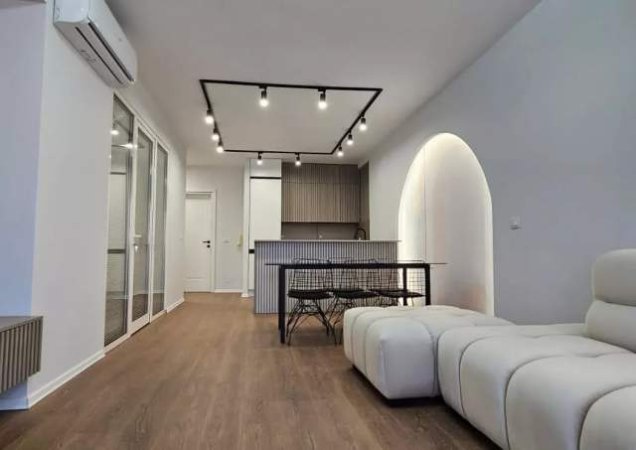 Tirane, jepet me qera apartament 2+1 Kati 2, 100 m² 1.100 Euro (prane Bllokut)