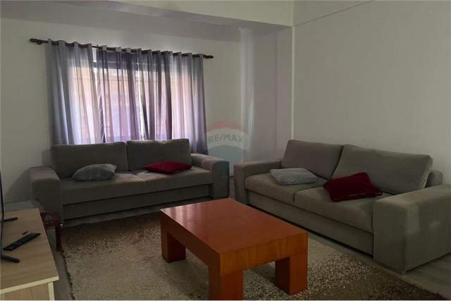 Tirane, jepet me qera apartament 2+1 Kati 1, 93 m² 40.000 Leke