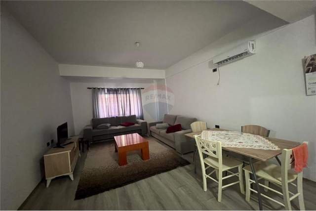 Tirane, jepet me qera apartament 2+1 Kati 1, 93 m² 40.000 Leke