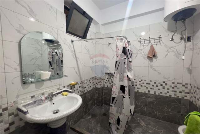 Tirane, jepet me qera apartament 2+1 Kati 1, 93 m² 40.000 Leke