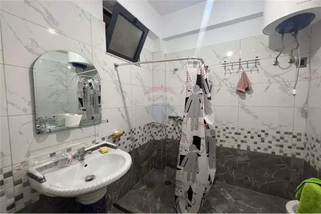Tirane, jepet me qera apartament 2+1 Kati 1, 93 m² 40.000 Leke