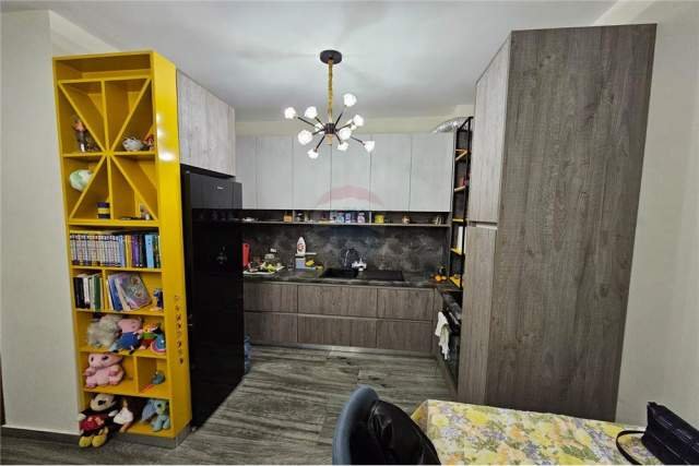 Tirane, jepet me qera apartament 2+1+BLK Kati 8, 90 m² 45.000 Leke