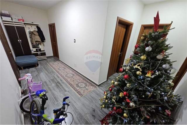 Tirane, jepet me qera apartament 2+1+BLK Kati 8, 90 m² 45.000 Leke