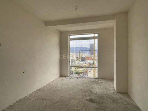 Tirane, shitet apartament 2+1 Kati 8, 104 m² 180.000 Euro (Mine Peza)