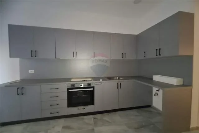Tirane, jepet me qera apartament 1+1 Kati 0, 75 m² 500 Euro
