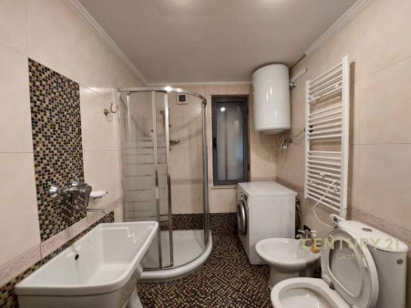 Tirane, shitet apartament 2+1 Kati 7, 110 m² 300.000 Euro (qender)