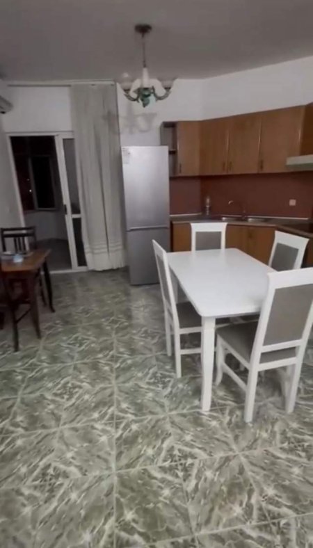 Tirane, jepet me qera apartament 2+1+BLK Kati 6, 85 m² 46.000 Leke (prane Viva Market)