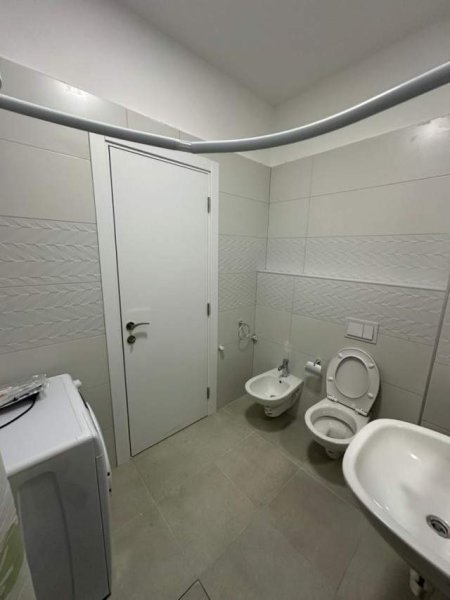 Tirane, jepet me qera apartament 2+1+BLK Kati 6, 110 m² 650 Euro (Kompleksi Arlis)