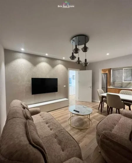 Tirane, jepet me qera apartament 2+1 Kati 1, 180 m² 800 Euro (RRUGA E KAVAJES)