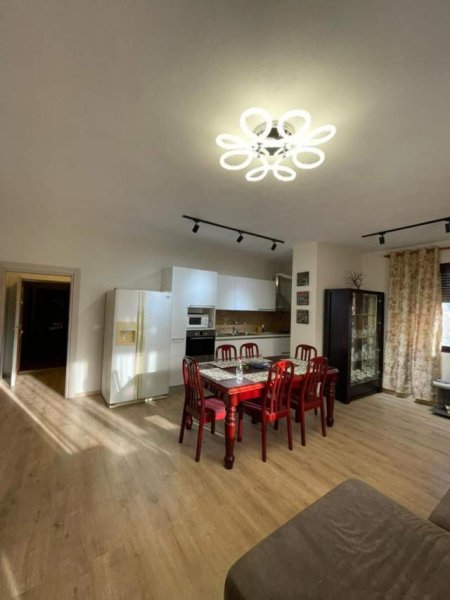 Tirane, jepet me qera apartament 3+1+BLK Kati 5, 143 m² 700 Euro (Pazari i Ri)