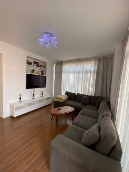 Tirane, jepet me qera apartament 2+1+2 Kati 2, 130 m² 600 Euro (Vilat Gjermane)