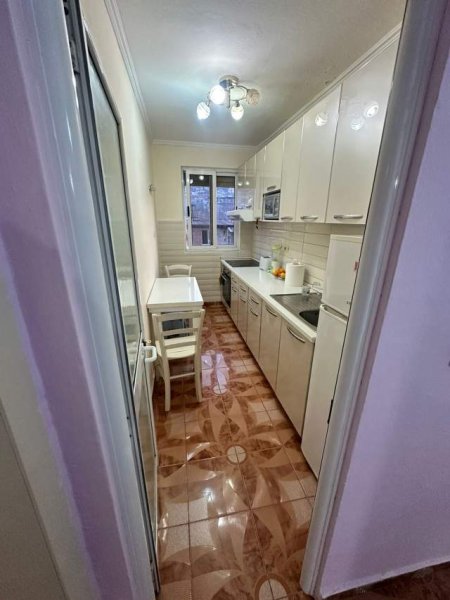 Tirane, shitet apartament 2+1 Kati 3, 75 m² 80.000 Euro