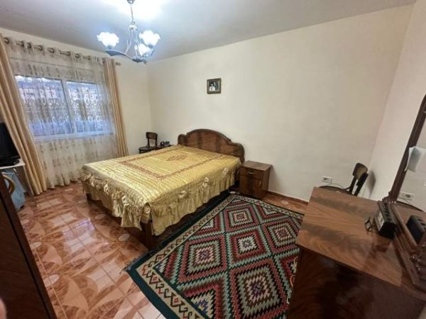 Tirane, shitet apartament 2+1 Kati 3, 75 m² 80.000 Euro