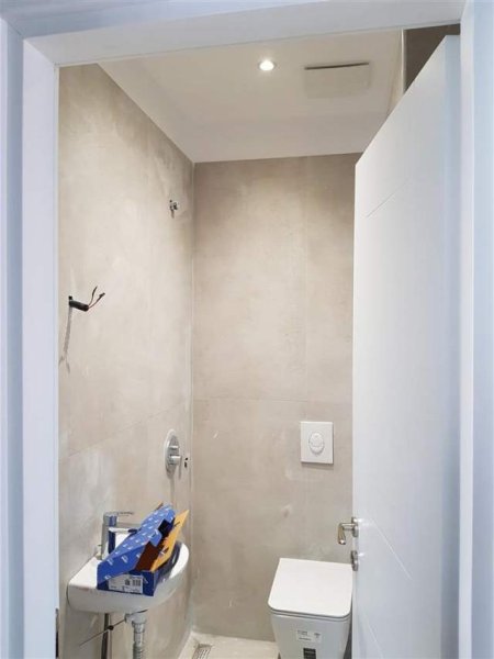 Tirane, jepet me qera zyre Kati 4, 110 m² 850 Euro (rruga e barrikadave)