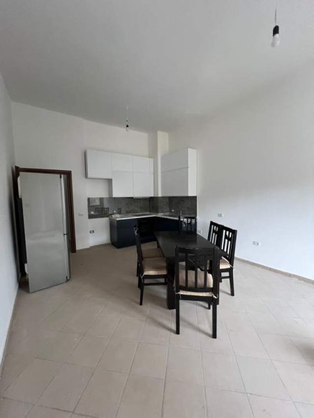 Tirane, jepet me qera Kati 5, 130 m² 35.000 Leke (Fresk)