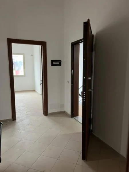 Tirane, jepet me qera Kati 5, 130 m² 35.000 Leke (Fresk)