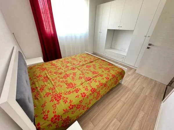 Tirane, jepet me qera Kati 2, 80 m² 500 Euro (5 Maji)