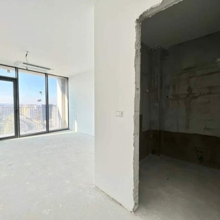 Tirane, shitet apartament 129 m²