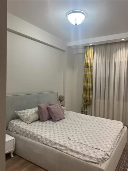Tirane, jepet me qera 2+1+A+BLK Kati 2, 120 m² 890 Euro