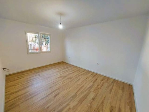 Tirane, shitet apartament 1+1 72 m² 88.000 Euro