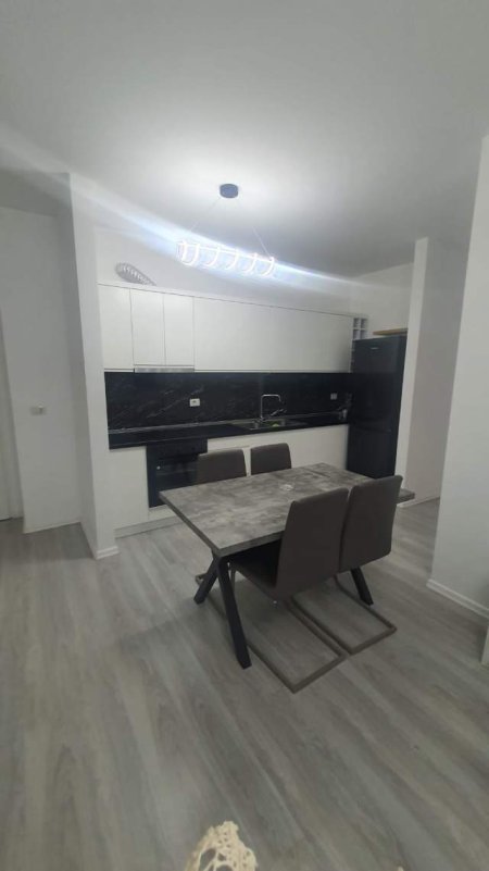 Tirane, jepet me qera Kati 1, 110 m² 600 Euro (Don Bosko)