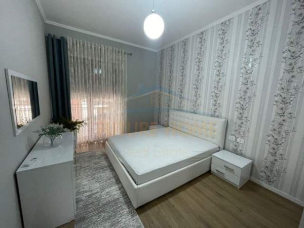 Tirane, jepet me qera apartament 1+1 Kati 5, 73 m² 800 Euro (Delijorgji)