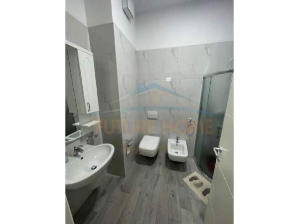 Tirane, jepet me qera apartament 1+1 Kati 5, 73 m² 800 Euro (Delijorgji)